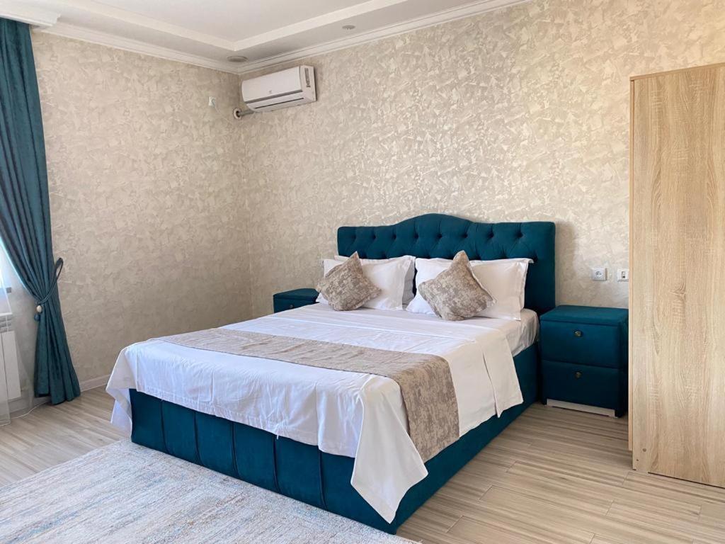 Comfort Hotel Turkistan Bagian luar foto