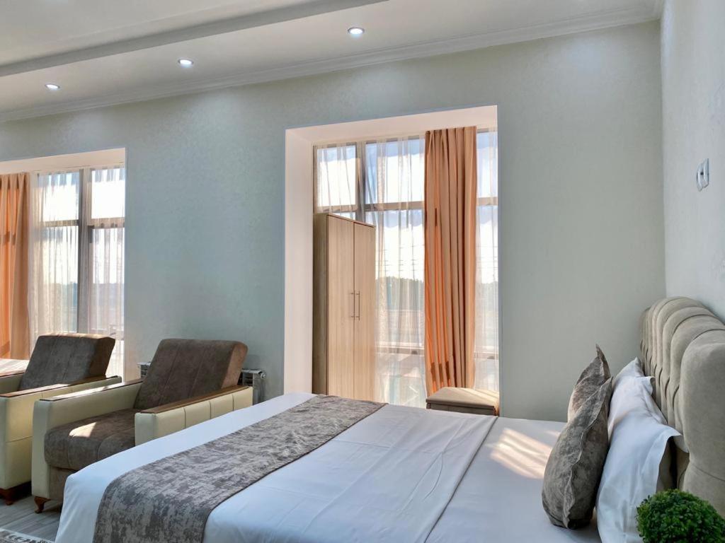 Comfort Hotel Turkistan Bagian luar foto