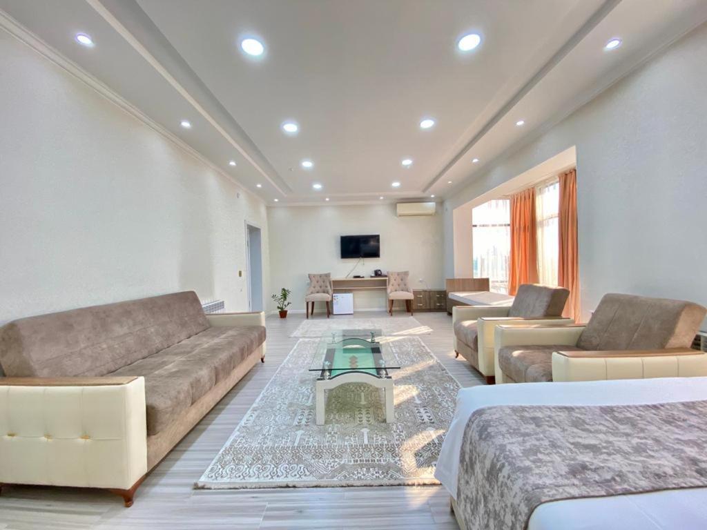 Comfort Hotel Turkistan Bagian luar foto